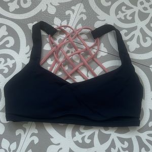 Lululemon sports bra